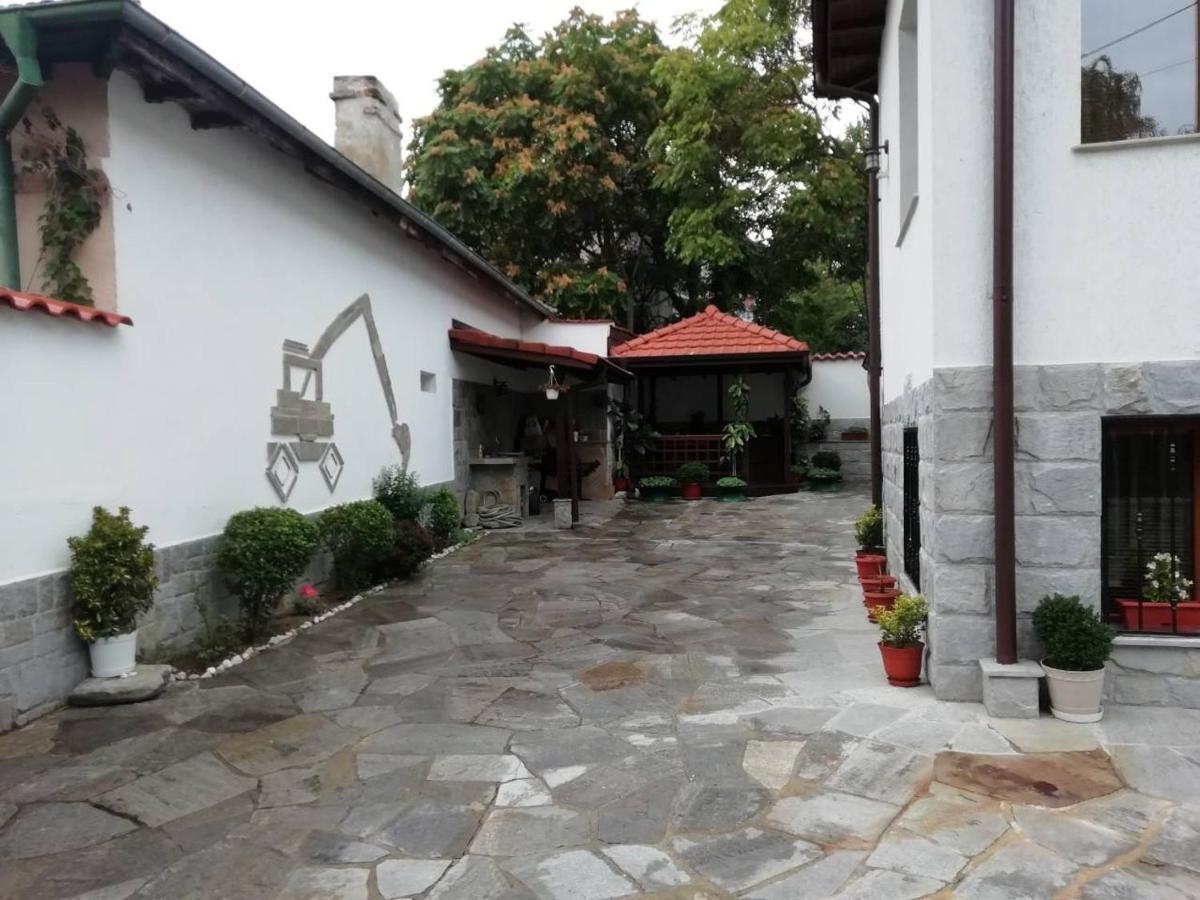 Къща В Центъра На Стрелча, Джакузи С Минерална Вода Exterior foto